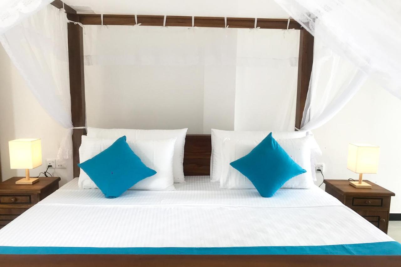 Hotel The Blue Haze Weligama Extérieur photo