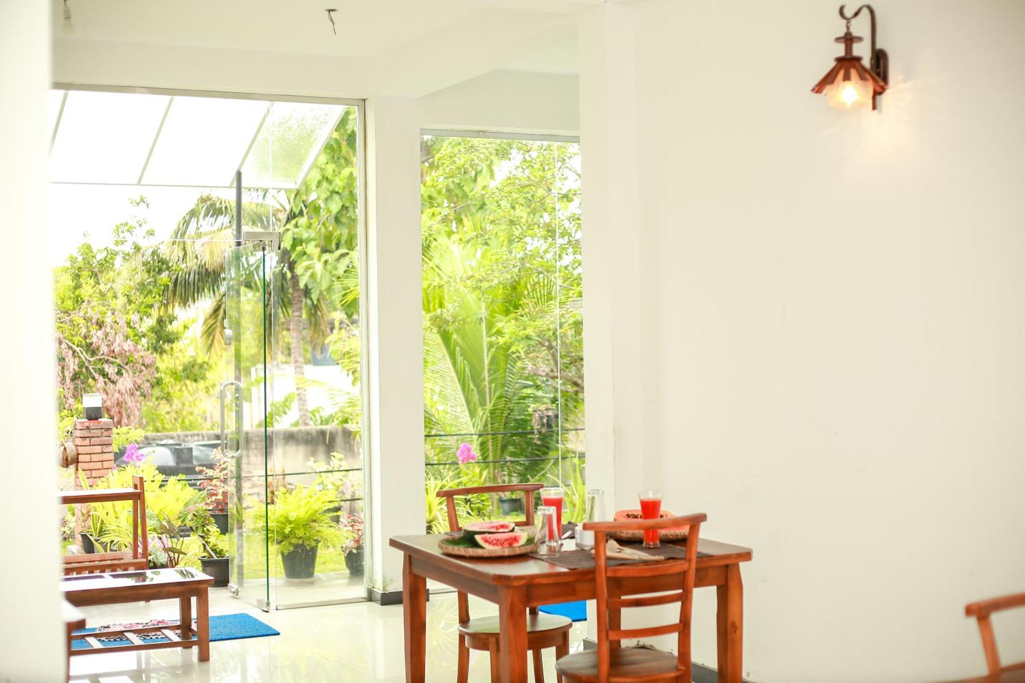Hotel The Blue Haze Weligama Extérieur photo