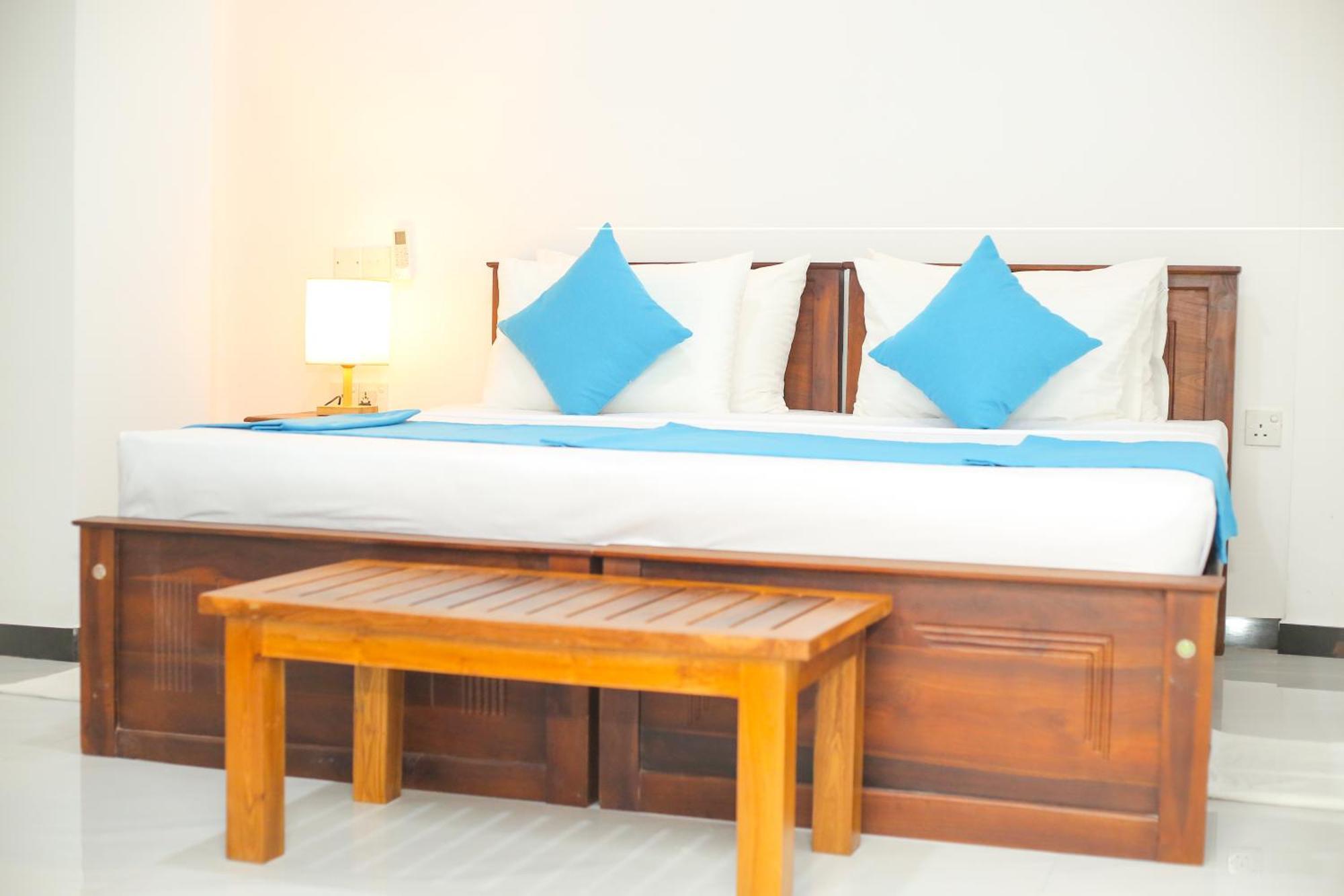 Hotel The Blue Haze Weligama Extérieur photo